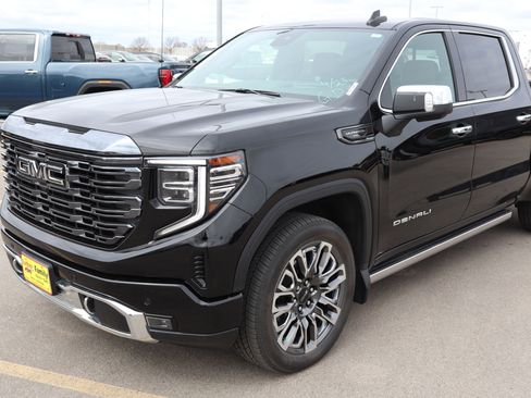 Certified 2024 GMC Sierra 1500 Denali Ultimate AWD/4WD image 3
