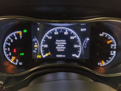 Used 2019 Jeep Grand Cherokee Altitude RWD image 23