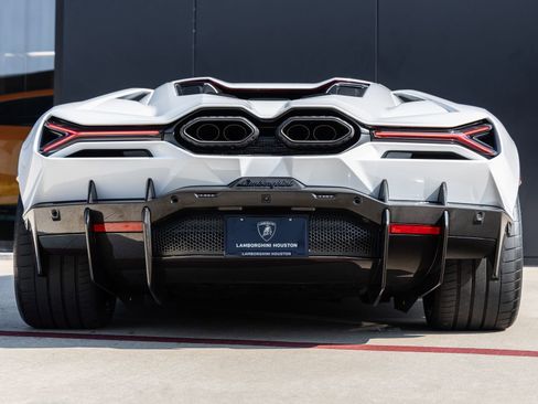 Used 2024 Lamborghini Revuelto AWD/4WD image 8