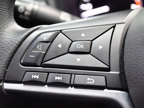 Used 2025 Nissan Altima 2.5 SV image 21