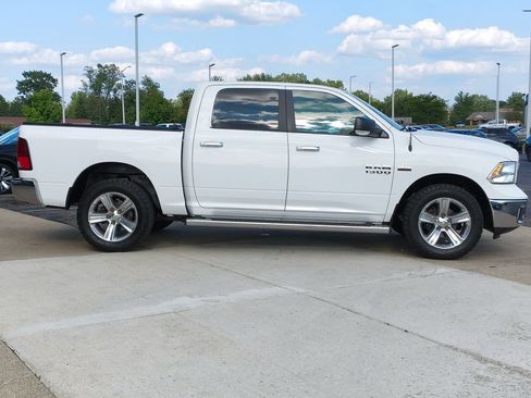 Used 2017 RAM 1500 Classic SLT w/ SLT Plus D←cor Group AWD/4WD image 4