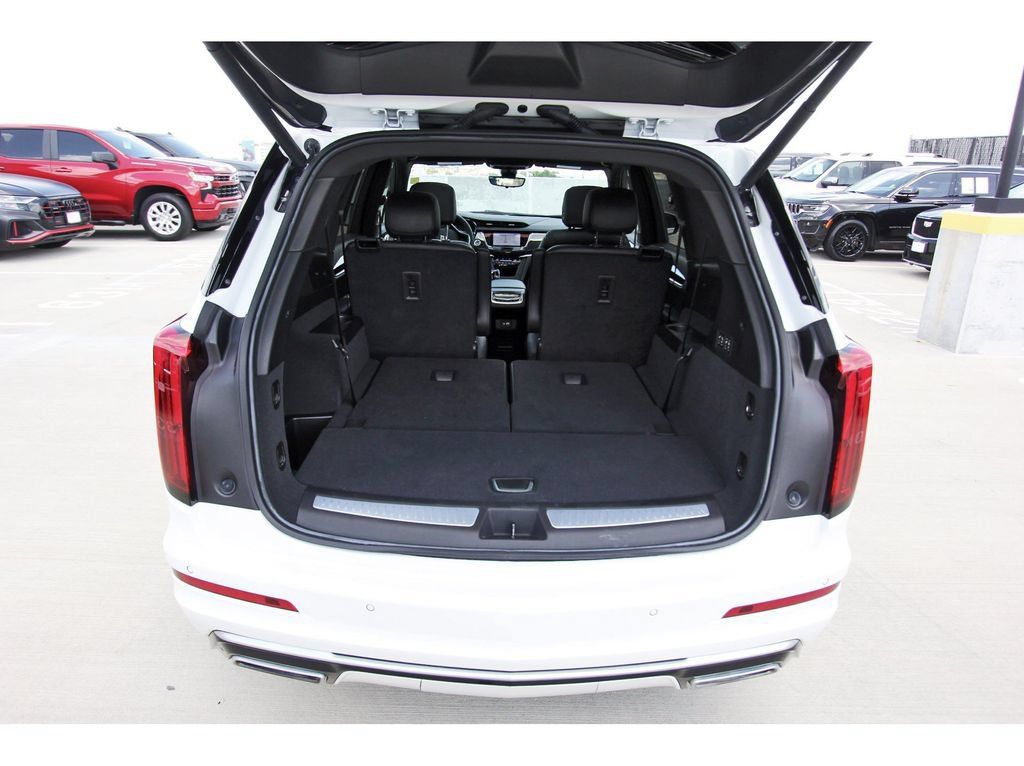Certified 2023 Cadillac XT6 Premium Luxury w/ Technology Package FWD image 31