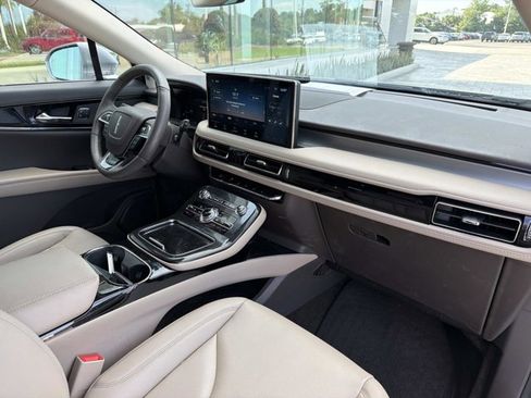 Certified 2023 Lincoln Nautilus AWD image 22