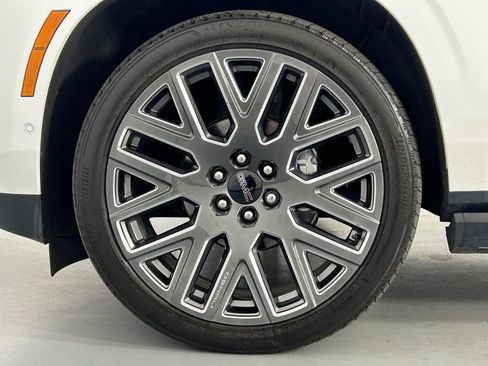Used 2025 GMC Yukon XL Denali Ultimate w/ LPO, Floor Liner Package AWD/4WD image 41