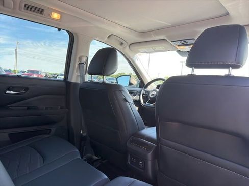 Used 2023 Nissan Pathfinder Platinum w/ Cargo Package AWD/4WD image 26