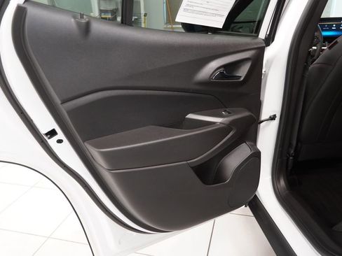 Certified 2024 Chevrolet Trax RS w/ Sunroof Package FWD image 25