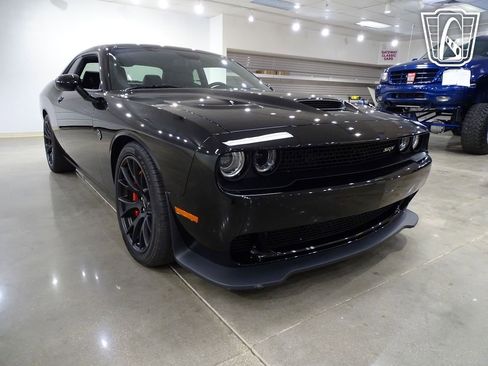 Used 2015 Dodge Challenger SRT Hellcat image 22