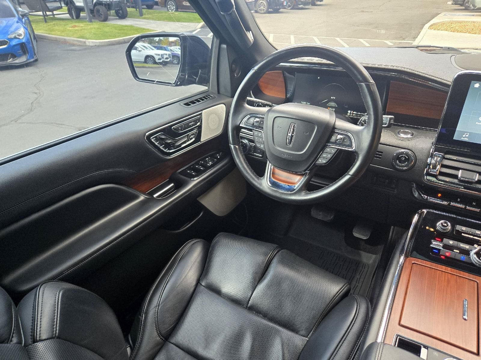 Used 2018 Lincoln Navigator Reserve w/ Technology Package AWD/4WD image 17