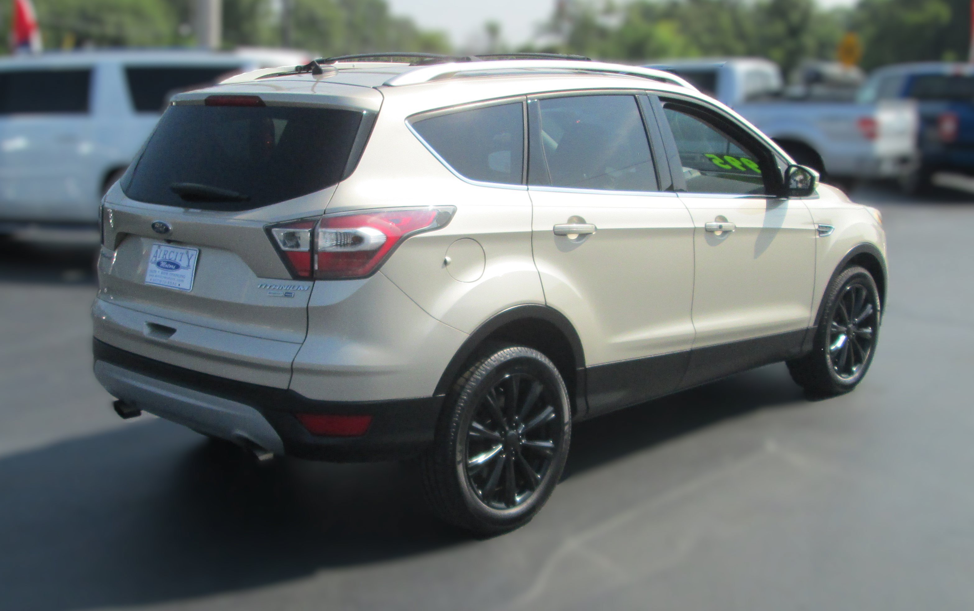 Used 2017 Ford Escape Titanium AWD/4WD image 3