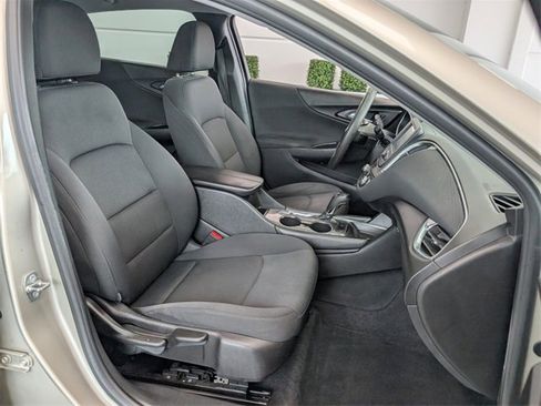 Used 2016 Chevrolet Malibu LT image 15