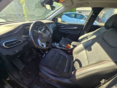 Used 2023 Chevrolet Bolt EUV Premier w/ Sun & Sound Package FWD image 3