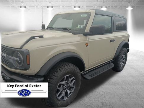 New 2025 Ford Bronco Badlands image 5