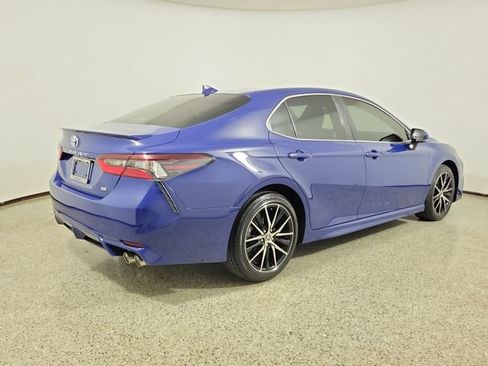 Used 2023 Toyota Camry SE FWD image 5