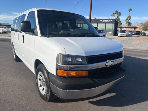 Used 2009 Chevrolet Express 1500 Passenger w/ LT Preferred Equipment Group image 9