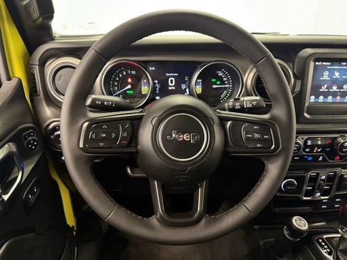 Used 2023 Jeep Wrangler Unlimited w/ Cold Weather Group AWD/4WD image 28