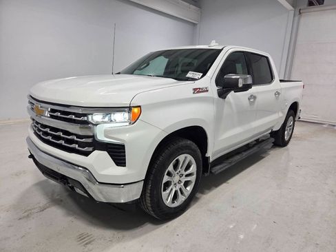 Used 2023 Chevrolet Silverado 1500 LTZ w/ LTZ Convenience Package II AWD/4WD image 11