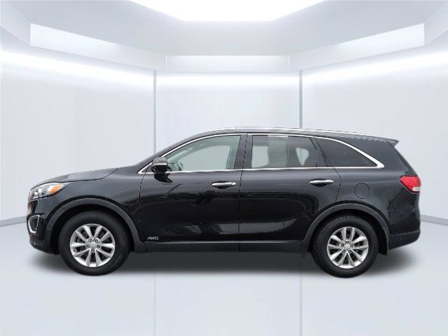 Used 2017 Kia Sorento AWD w/ LX Convenience Package image 2