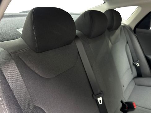 Used 2025 Kia K4 LX image 40