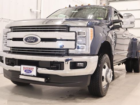 Certified 2019 Ford F350 Lariat w/ Lariat Ultimate Package image 6