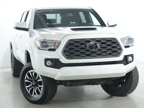 Certified 2023 Toyota Tacoma TRD Sport image 2