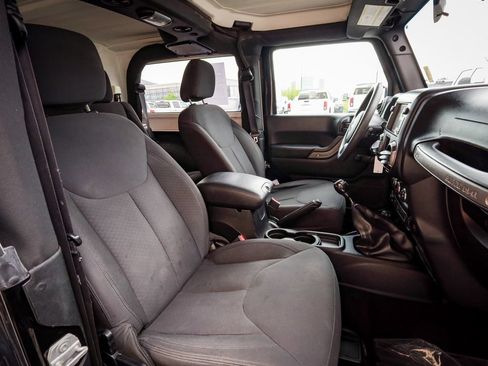 Used 2018 Jeep Wrangler Sport AWD/4WD image 21