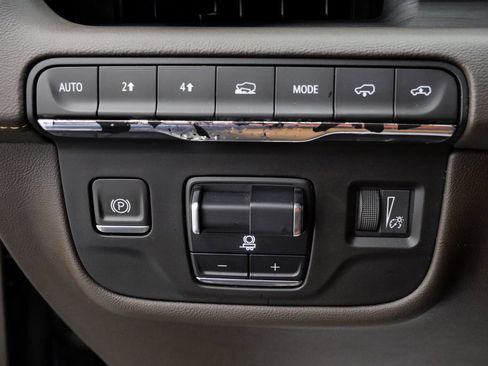 Used 2021 Cadillac Escalade Premium Luxury w/ Driver Assist Tech Package AWD/4WD image 28