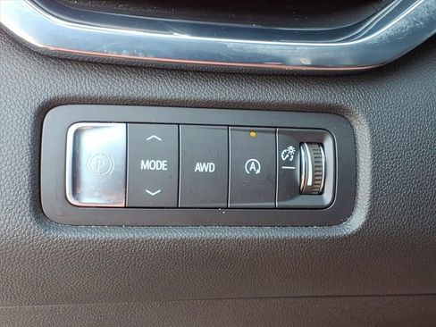 Used 2025 GMC Acadia Elevation AWD/4WD image 8