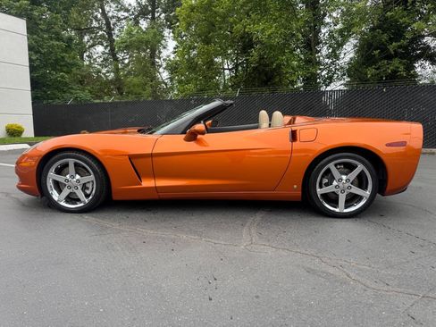 Used 2007 Chevrolet Corvette Convertible w/ Performance Package RWD image 2