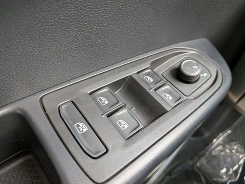 Certified 2025 Volkswagen Taos S FWD image 24