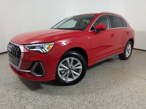 Certified 2025 Audi Q3 2.0T Premium Plus w/ Premium Plus Package image 17