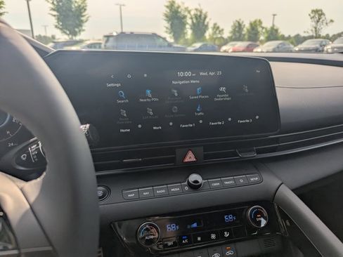 Certified 2025 Hyundai Elantra SEL image 15