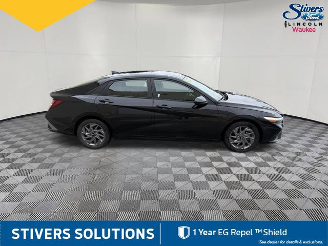 Used 2024 Hyundai Elantra SEL FWD image 5