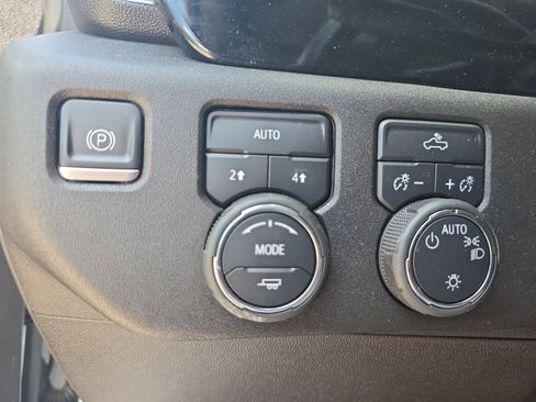 Used 2024 Chevrolet Silverado 1500 LT AWD/4WD image 26
