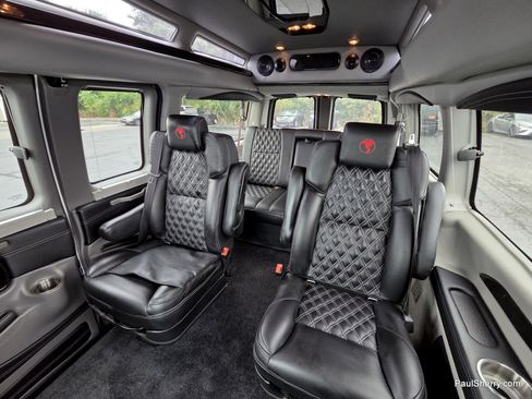 Used 2023 Chevrolet Express 2500 RWD image 6