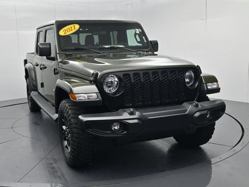 Used 2021 Jeep Gladiator Sport AWD/4WD image 2
