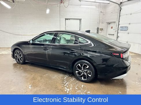 Used 2025 Hyundai Sonata SEL FWD image 5