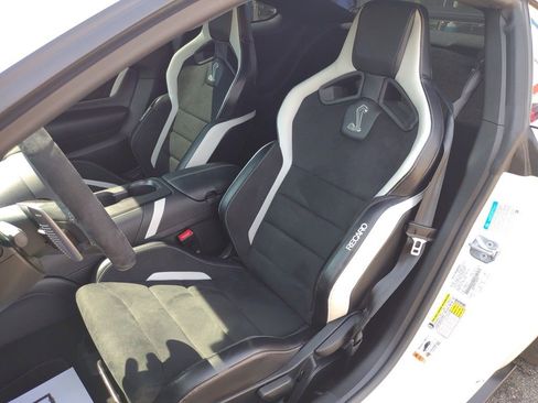 Used 2020 Ford Mustang Shelby GT500 w/ Carbon Fiber Track Pack image 33