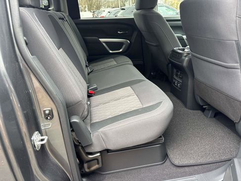 Used 2023 Nissan Titan SV w/ SV Convenience Package image 12