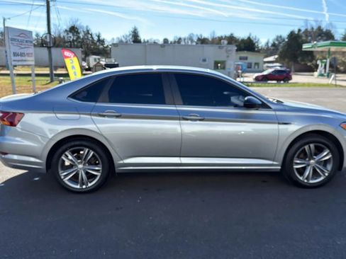 Used 2019 Volkswagen Jetta R-Line w/ R-Line Cold Weather Package image 8