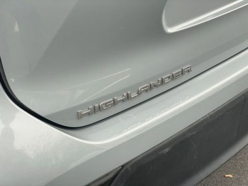 Used 2022 Toyota Highlander Bronze Edition image 35