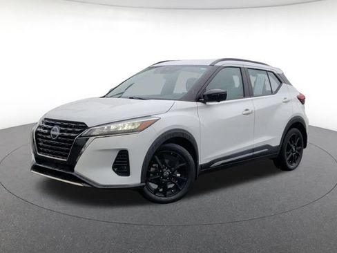 Used 2023 Nissan Kicks SR FWD image 1
