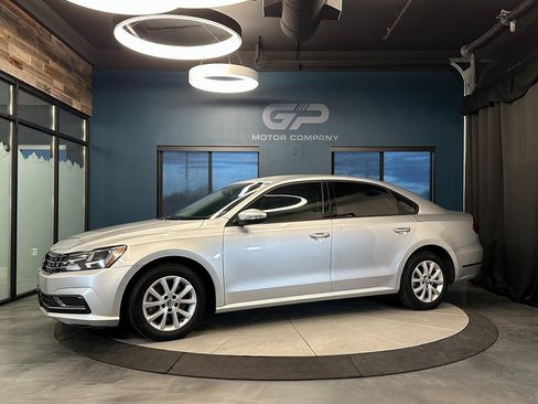 Used 2018 Volkswagen Passat 2.0T S image 7