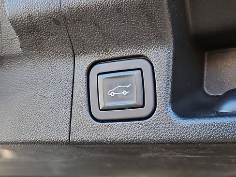 Used 2019 GMC Acadia SLT image 29