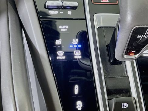 Used 2019 Porsche Cayenne Turbo AWD/4WD image 21