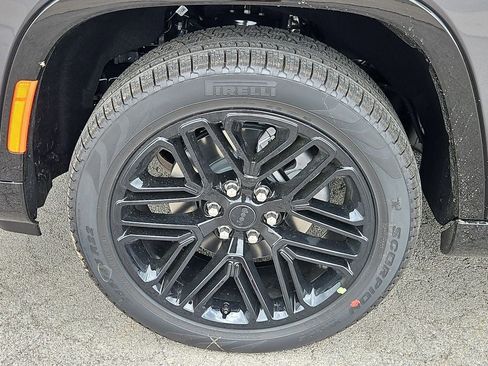 New 2026 Jeep Grand Wagoneer Limited image 13