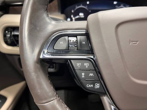 Used 2023 Lincoln Nautilus Reserve w/ Equipment Group 202A image 16