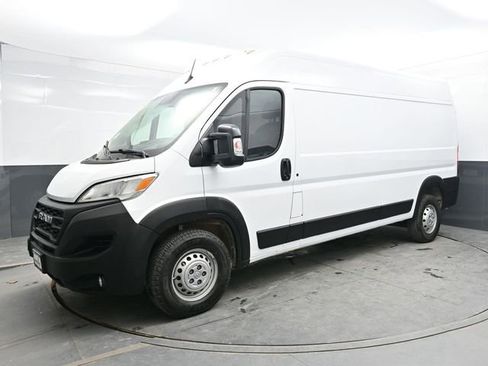 Used 2024 RAM ProMaster 2500 w/ Convenience Group FWD image 3