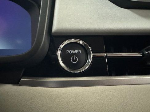 Used 2024 Mitsubishi Outlander SEL image 11