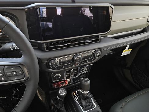 New 2026 Jeep Gladiator Mojave AWD/4WD image 17