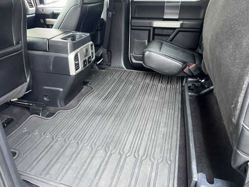 Used 2020 Ford F150 Lariat w/ Equipment Group 502A Luxury AWD/4WD image 16